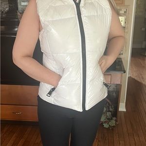 Sam vest worn only two times like new